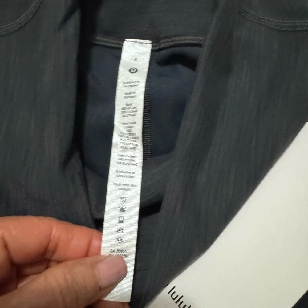 New - Wunder Train HR Crop 23” pockets - Picture 4 of 5